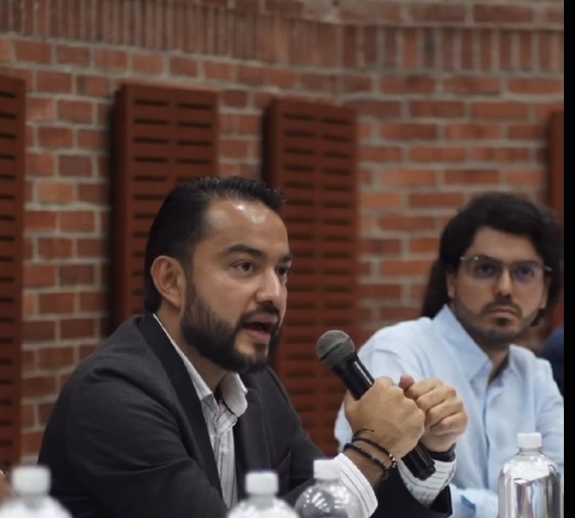 RUPIVColombia's tweet photo. Nuestra Coordinadora la Dra.Claudia Liliana Zúñiga estuvo presente en la primera sesión del #CADEC de la @DEconomicoCali en este encuentro se dialogó en conjunto con otros actores sobre las diferentes planes y estrategias para el fortalecimiento del Distrito de Santiago de Cali. https://t.co/cKmkf9KJUs