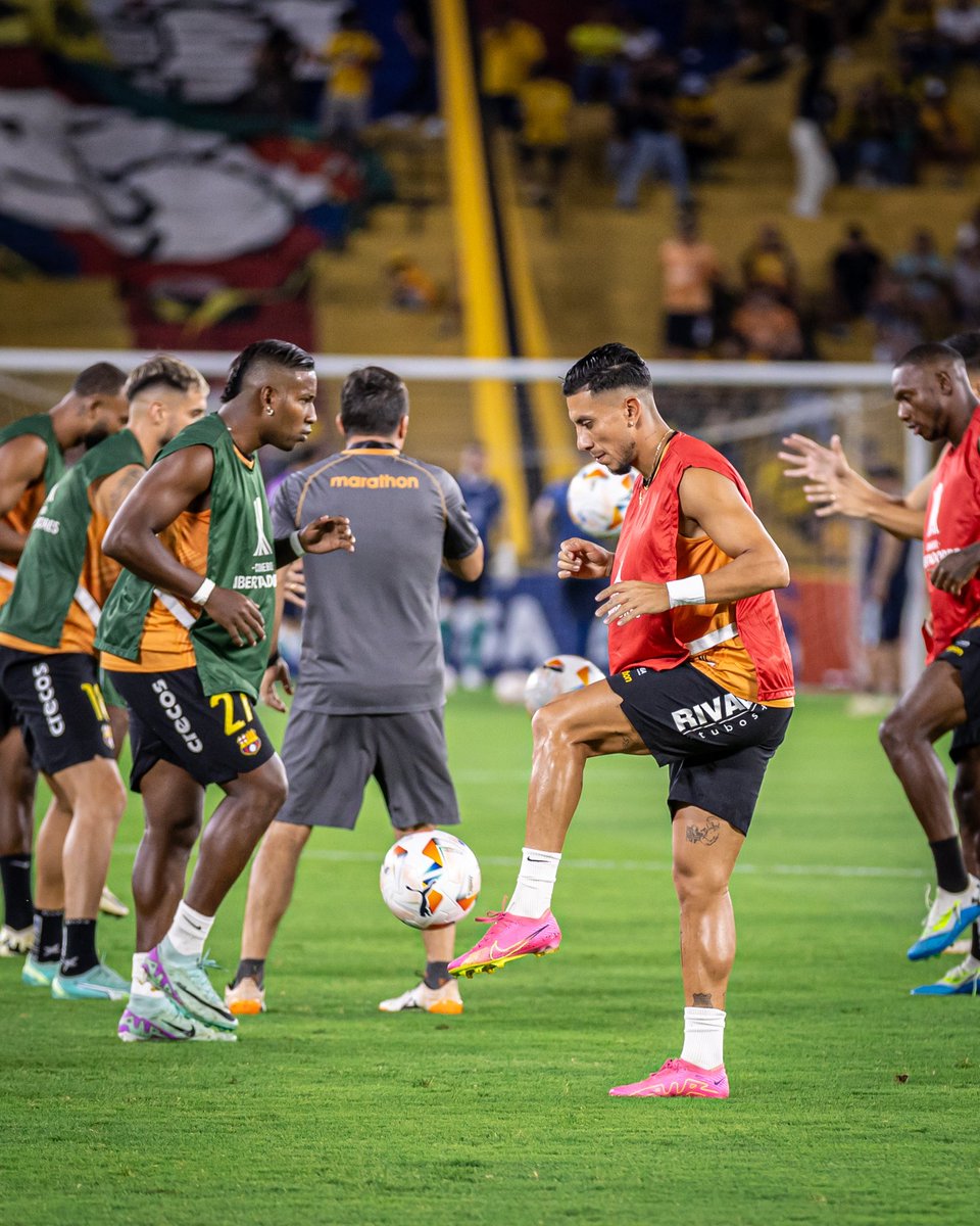 BarcelonaSC's tweet photo. ¡Vamos Ídolo! ⚔️👊 https://t.co/l9hZnfVt8g