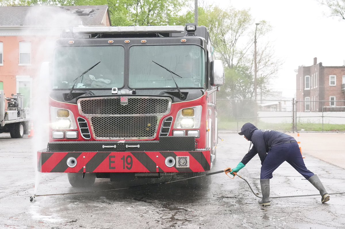 🚒🚑💦 We're power washing undercarriages to remove damaging salt, chemicals & dirt, preserving YOUR multi-million dollar apparatus investments. We're committed to maintaining top-performing vehicles for our community's safety! #YourFireDepartment #Accountability #STLCity