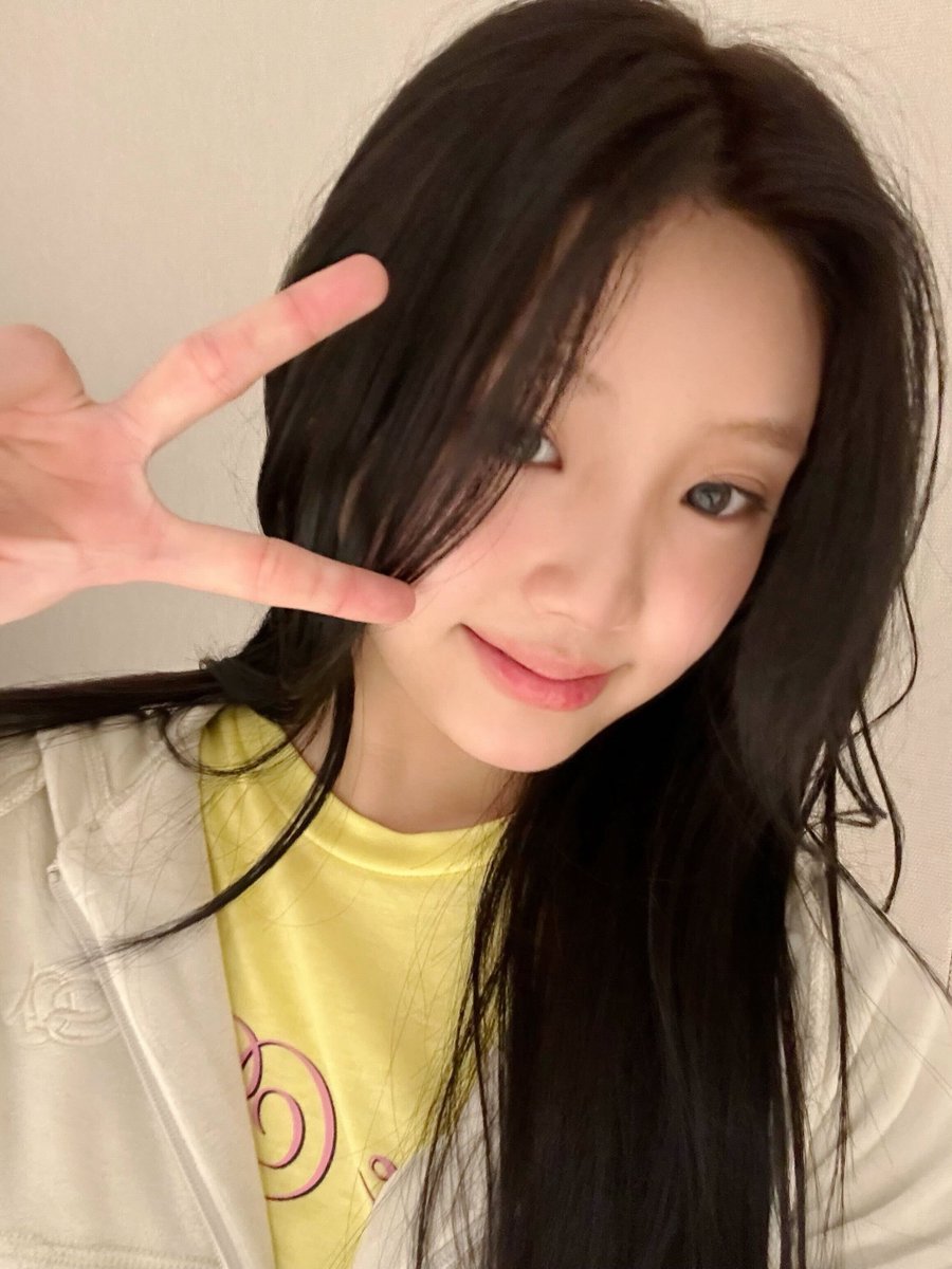 ILLIT Official Japan tweet media