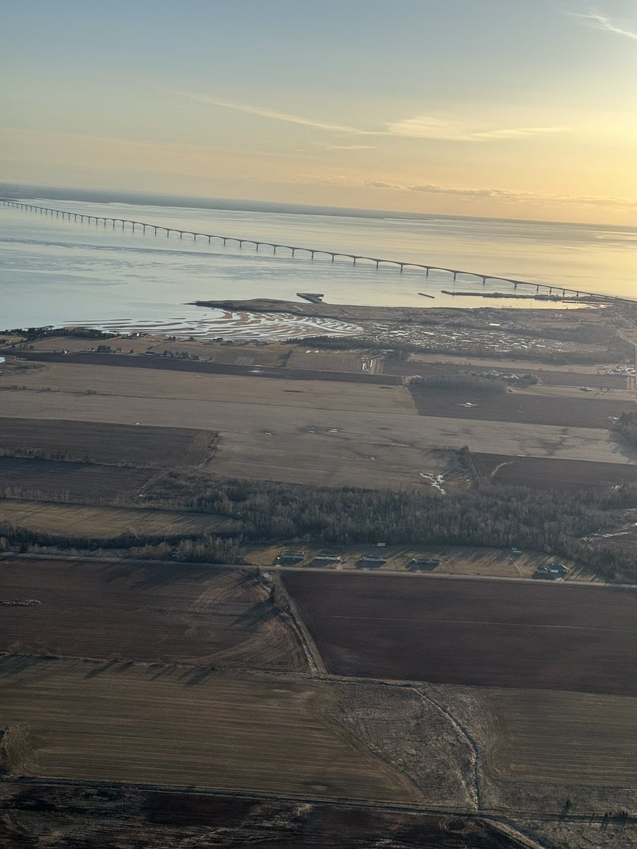 yygpilot's tweet photo. Out on a CASARA training mission over Kinkora and the bridge tonight. Homing on a training beacon keeping the volunteers practised up! https://t.co/NTF4Nw3zih