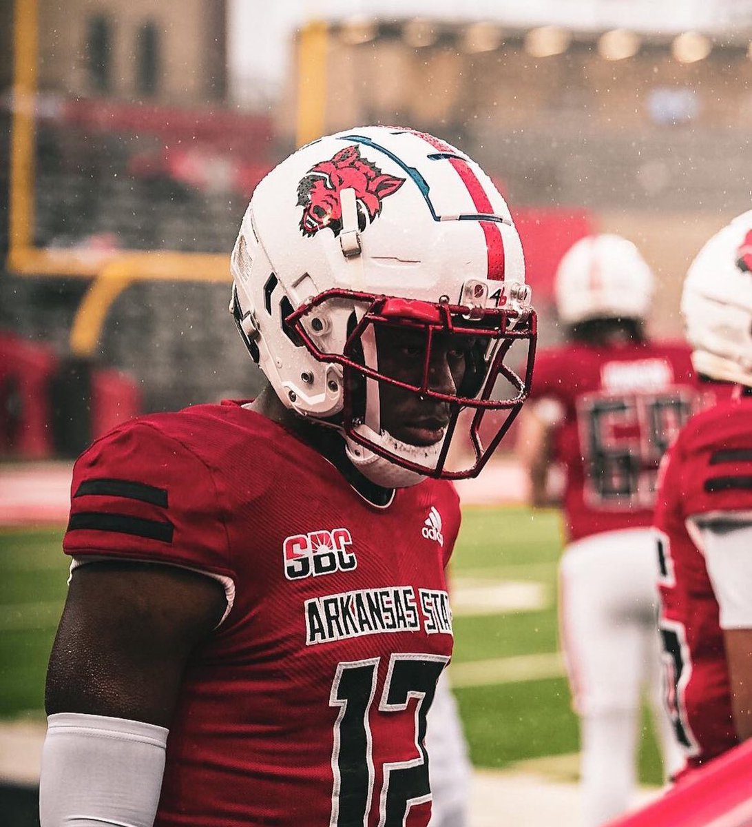 After a great conversation with @CoachJayMitch I am blessed 🙏🏾 to receive an offer from Arkansas State University 🔴⚫️ #wolvesup @AStateFB @RussellEllingt4 @CoachTravv850 @MrTNT21 @GadsdenFootball @Andrew_Ivins @JeremyO_Johnson