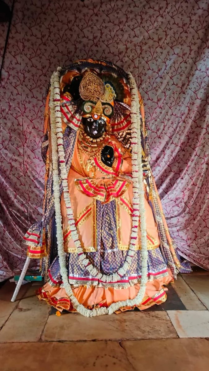 Hare Krishna Hare Krishna Krishna Krishna Hare Hare Hare Ram Hare Ram Ram Ram Hare Hare