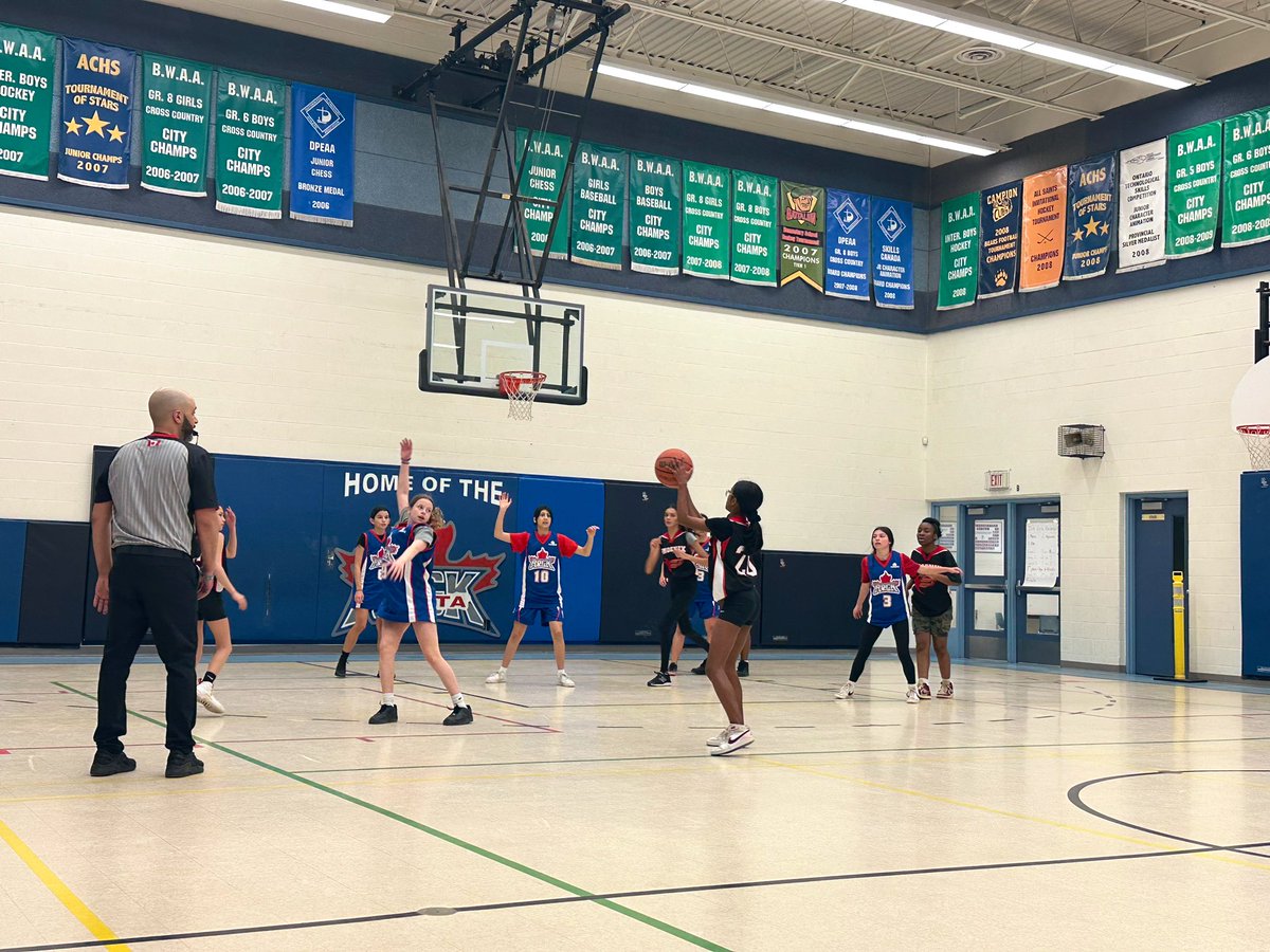 ⭐️ Super proud of our Intermediate Girls Basketball team for all of their hard-work, determination, & effort at today’s #BramptonWest Tournament! 🏀⛹🏽‍♀️You grew tremendously & played your hearts out on that court! Way to go girls!! 👏🏽 @Mrs_Commisso @MrCaparas