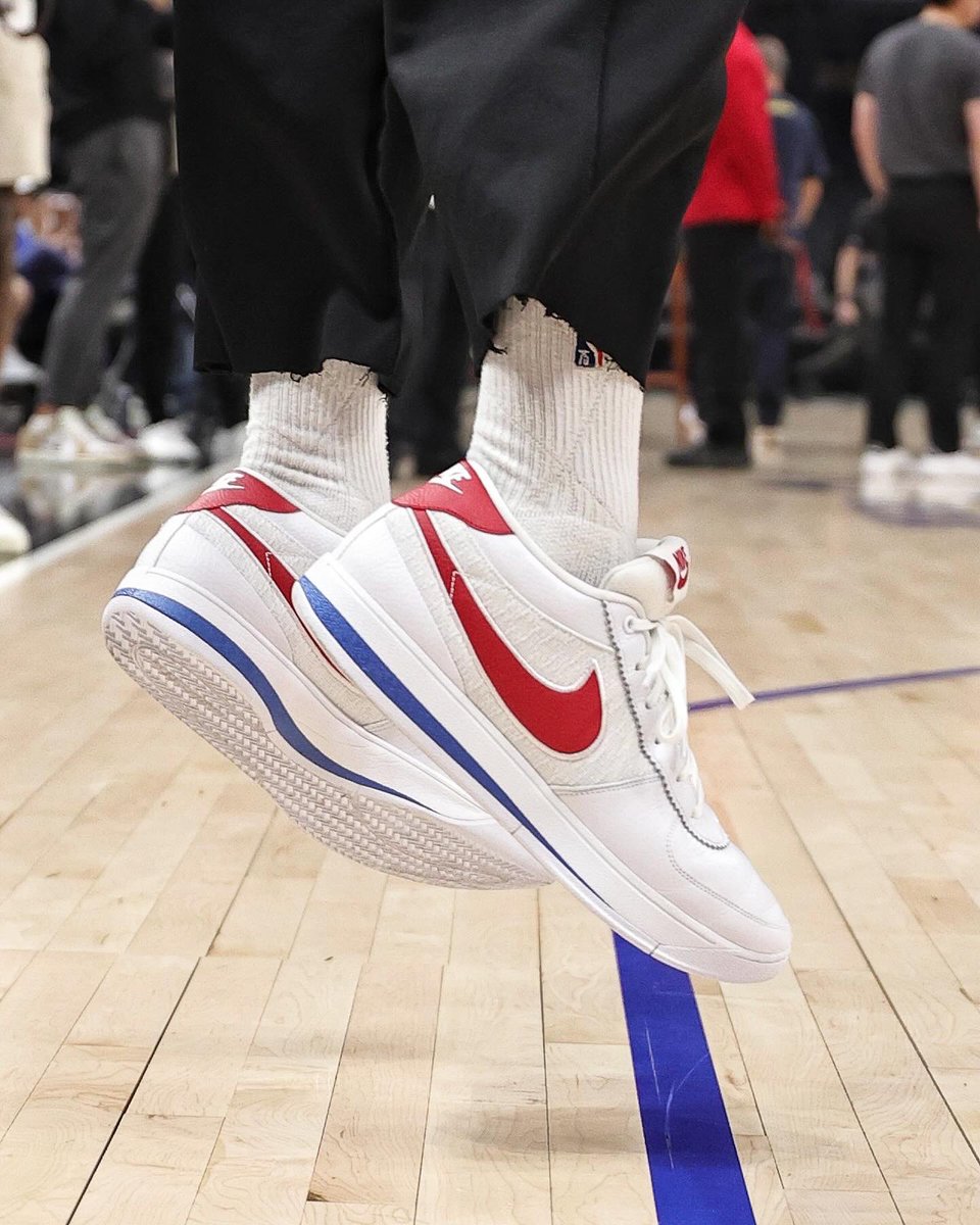 Devin Booker debuts his Nike Book 1 “Forrest Gump Cortez” in LA Devin Booker debuts his Nike Book 1 “Forrest Gump Cortez” in LA