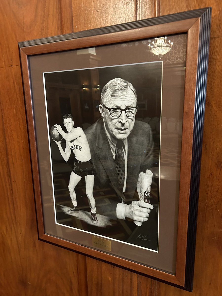 An honor to honor @zach_edey again this season. The @WoodenAward Trophy presented by @principal will be presented Friday night at @LAAC. John Wooden played for @BoilerBall in 1932, won a national title & was POY! Great grades and a great heart is why the Award is named for him.