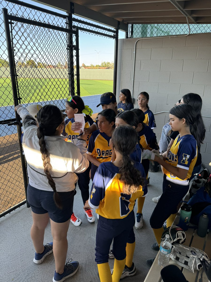 Shout out to these 7th Grade Athletes for being brave enough to take the field! We’ll be better next week.🥎🐉🦾@RobRobledoEKIS @EastwoodKnolls @BrianoChristina @EKISPTA @CoachG_EKIS