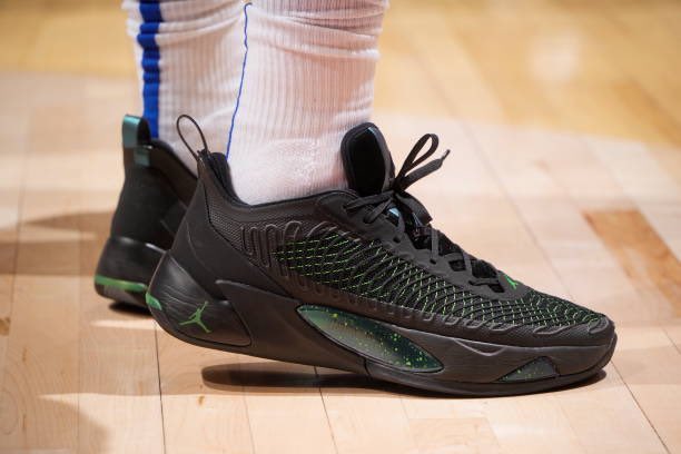 In tonight’s win against the Heat, Luka Dončić was on the scene in his most frequently worn Jordan Luka 1 PE this season. With 29 pts tonight, Dončić eclipsed the 400 pts scored barrier when wearing this Luka 1 colorway. #PraviMVP 📸: Issac Baldizon & Mark Blinch via Getty