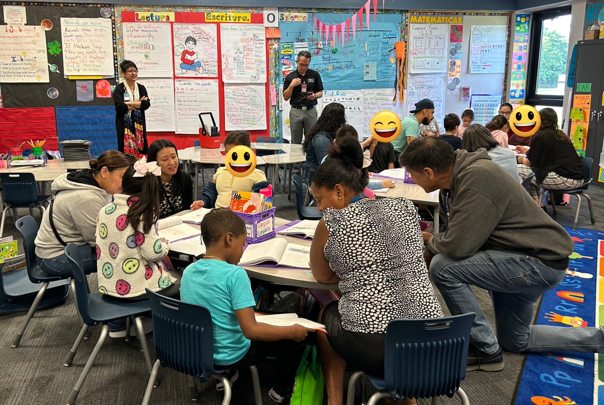 ¡Gracias! Thank you to Mrs. Guedea, Mrs.Abad, Mrs.Alpizar, Mr. García, and Mrs. Gordillo for preparing our PK-2 Ss all year for our 2nd Annual Dual Language Showcase  ❤️💙 <a href="/TWE_Texans/">Townewest Elementary</a> has TERRIFIC staff that  support biliteracy &amp; bilingualism <a href="/FBISD_MSD/">FBISD Multilingual Programs</a>