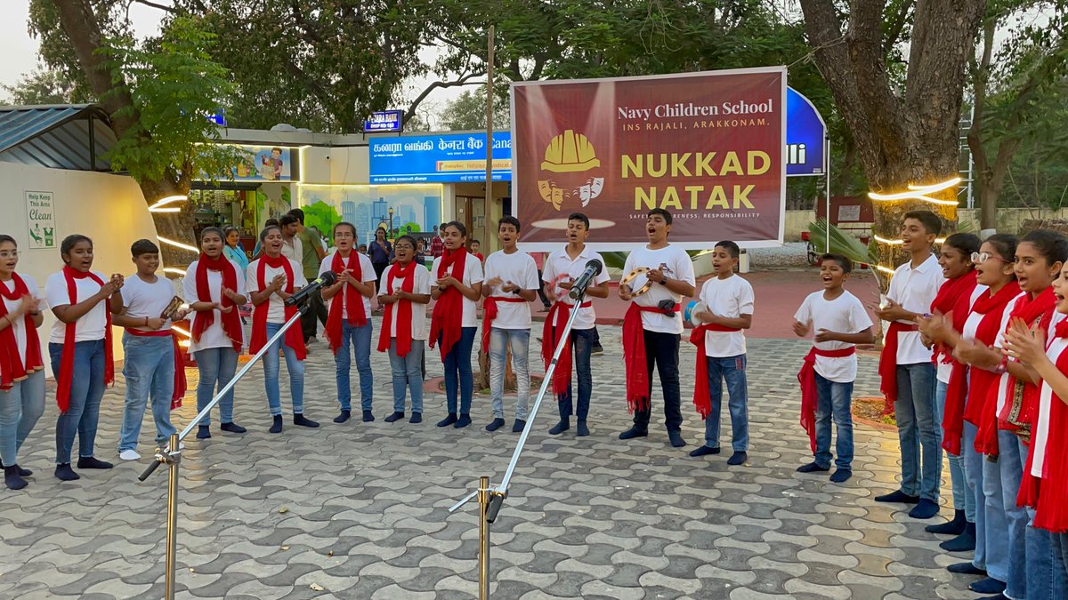 #NCSArakkonam hosted a powerful #NukkadNatak in the residential area of #INSRajali on 10 Apr 24, raising awareness about safety and #SocialResponsibilities. Students conveyed vital messages to the audience through dramatic scenes and vibrant dances. #CommunityEngagement