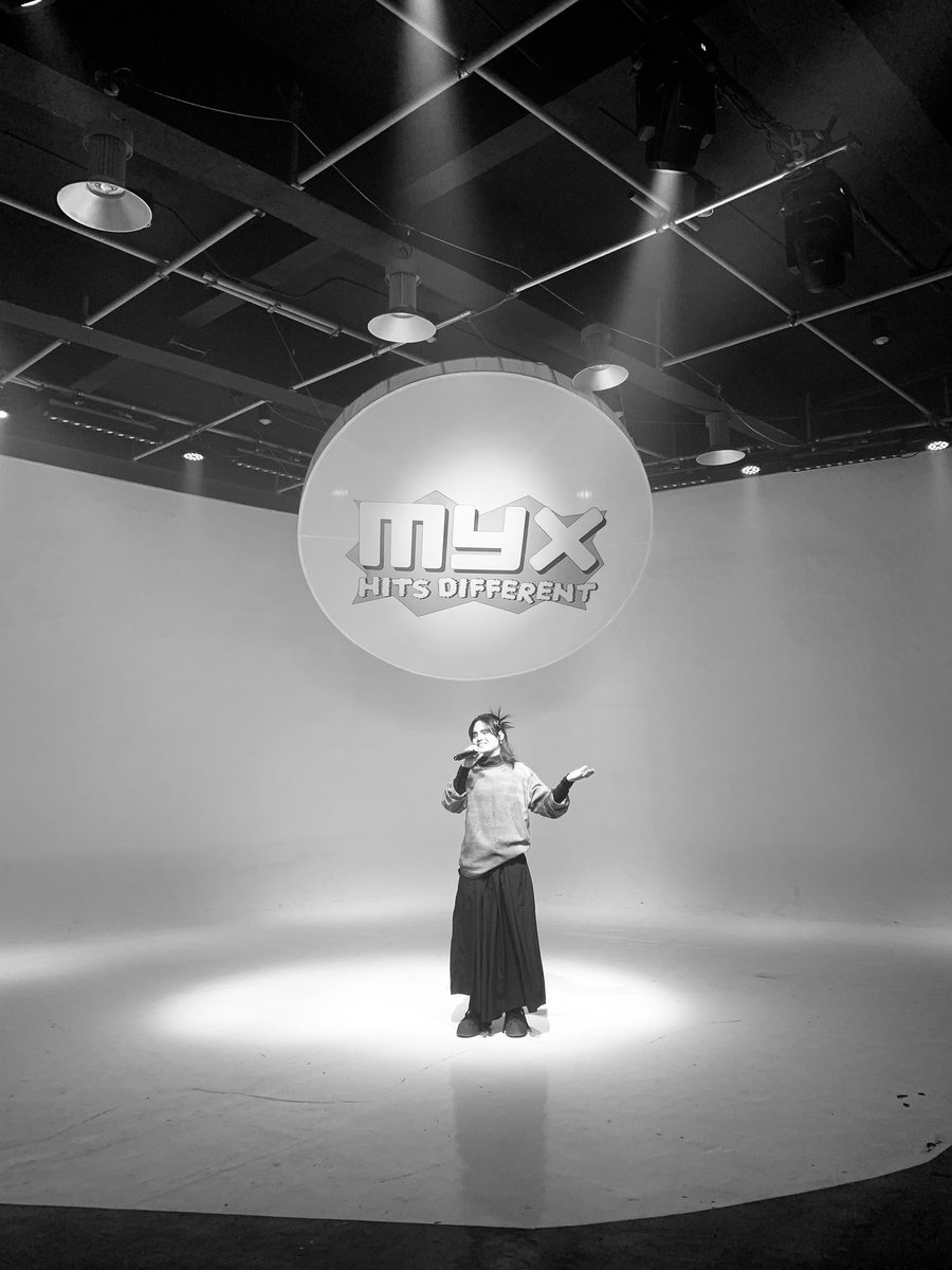 myxglobal's tweet photo. 👀 @imszmc SOON on #MYXHitsDifferent! 🙌🏻

comment if you want more BTS snaps 📸🥲 https://t.co/Chr3wFkccj