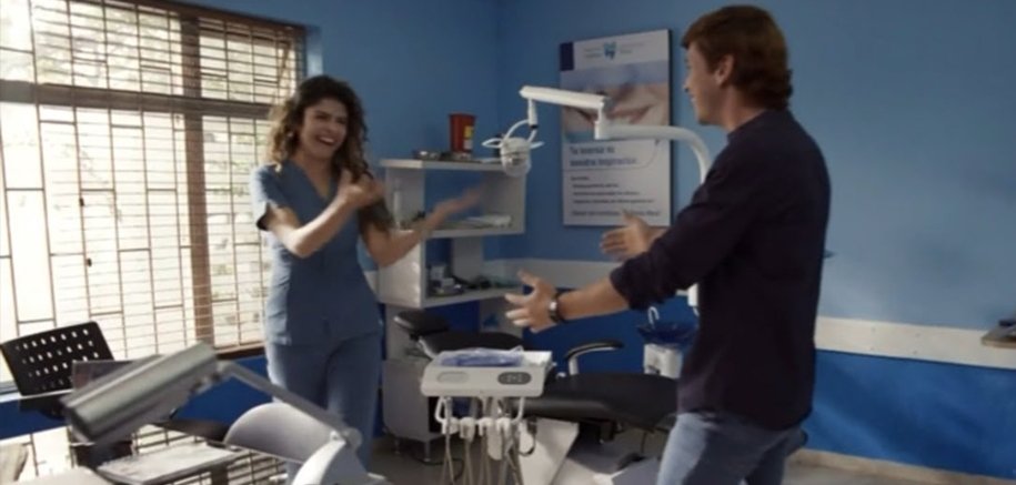 Mañana tengo cita odontológica, mi esposa dijo que ella pedía permiso en el trabajo y me acompañaba. #RIGO