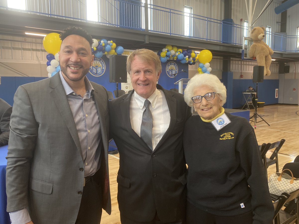 Congrats 2 @lamay34 & @CharlieBatch16 on the @BestoftheBatch Foundation's new 33k sq. foot facility! We were honored 2 attend & participate in today's ceremony. It marked the culmination of #25years of your #UNWAVERING commitment 4 #SWPA's children! 
#education #workingtogether
