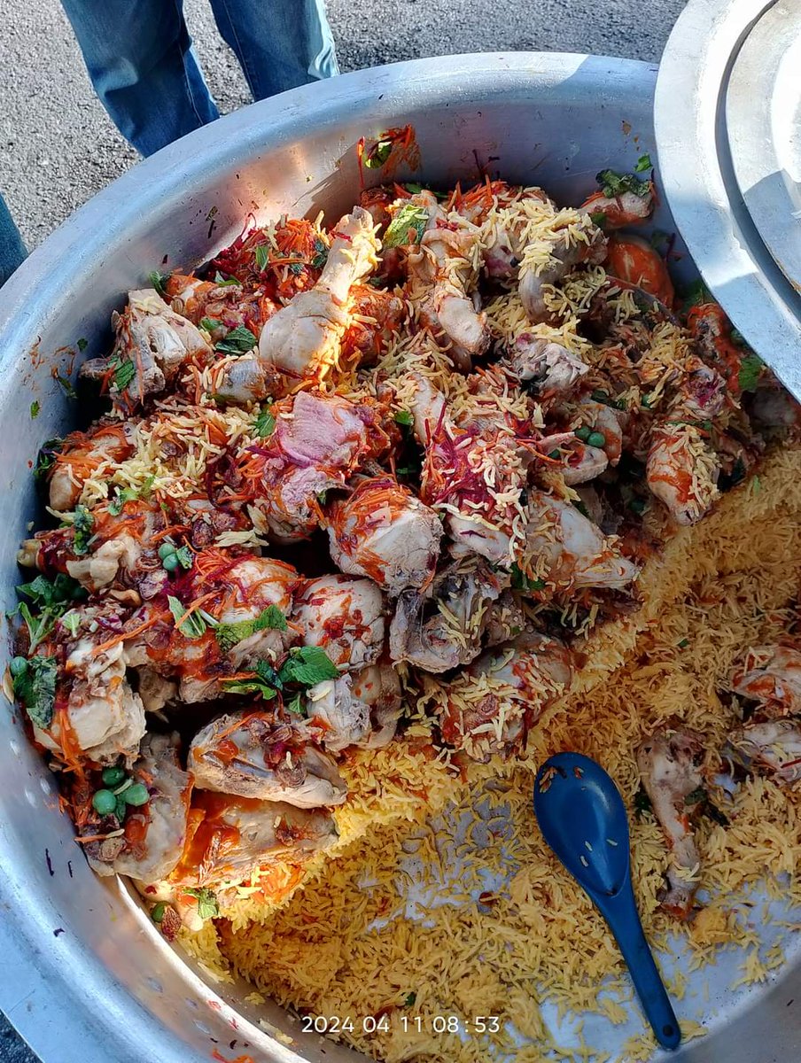 KitaPalaBataih's tweet photo. Tu dia hangpa..depa berniaga dh hangpa nasi beriani ayam,lamb shank dan udang na..lokasi medan selera lahar endin penaga 
Depa berniaga raya ke2 raya ke3 dan ke4 na hangpa.
Hangpa mai la support..terima kasih https://t.co/ZscVl2RWFz