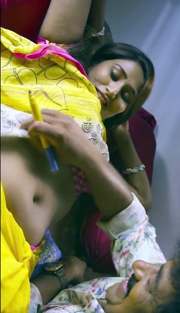 Aachaarya2's tweet photo. Idi main stream movies lo kuda act chesindha.. Ee movie name telisthe cheppandi #SwathiNaidu https://t.co/QiRSKcCukY