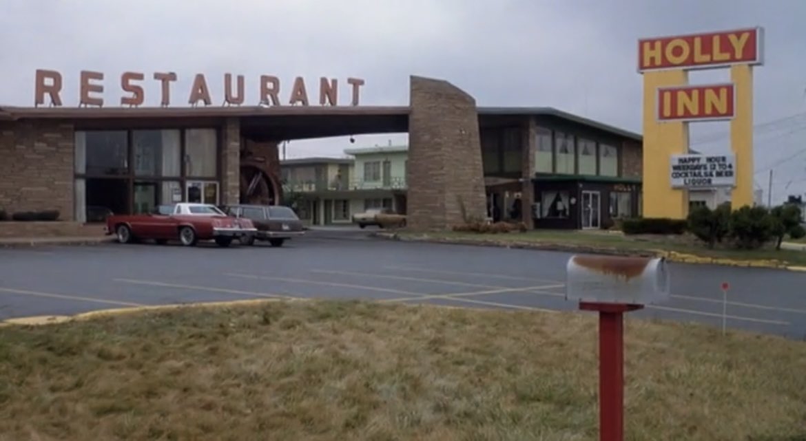 JoshLipnik's tweet photo. Akron in Robert Aldrich’s All the Marbles (1981) https://t.co/647nLwpGQf