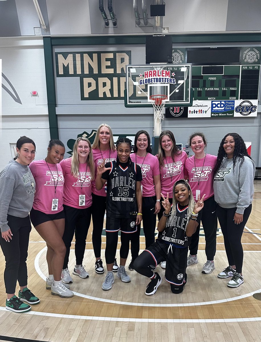 We had a great time volunteering and watching @Globies tonight !