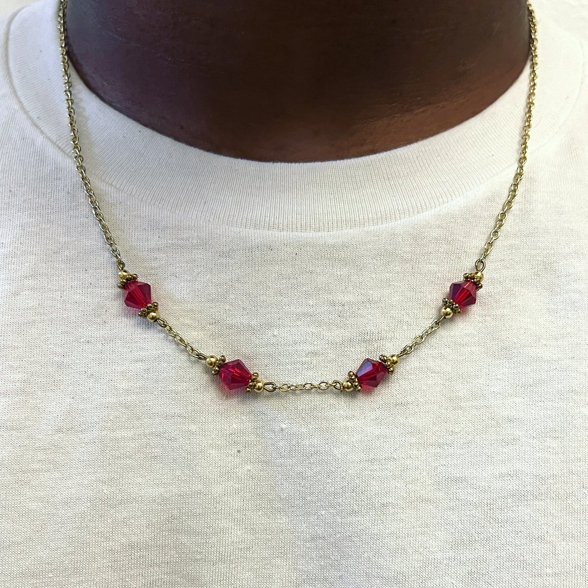 King Thibaw’s Ruby Red Swarovski Crystal Necklace by VinicioAndCo via @Etsy etsy.com/listing/482359…

#AEWDymamite #14kgoldfilled #TREASUREinASEA2024