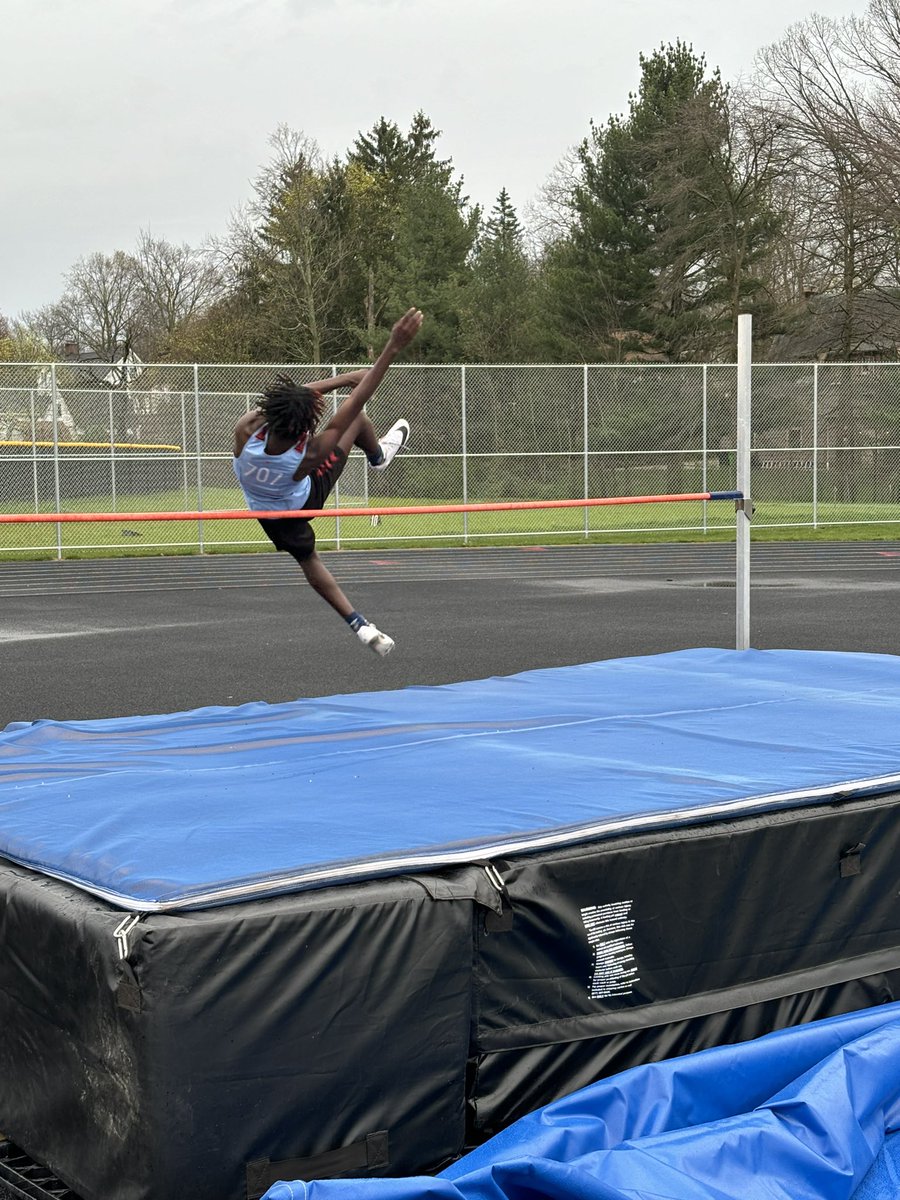 Congrats to the AMS boys and girls track teams for their victories tonight over Carrollton! Go Aviators! #RepThatA @AllianceCSD @Aviator_AD @AHS_TF