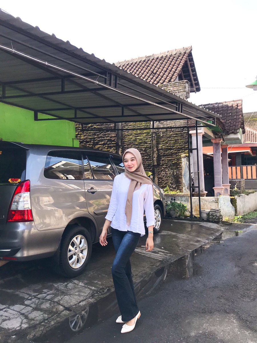 crewlndr's tweet photo. lebaran ke 2🤍 https://t.co/npiHWSSkVY