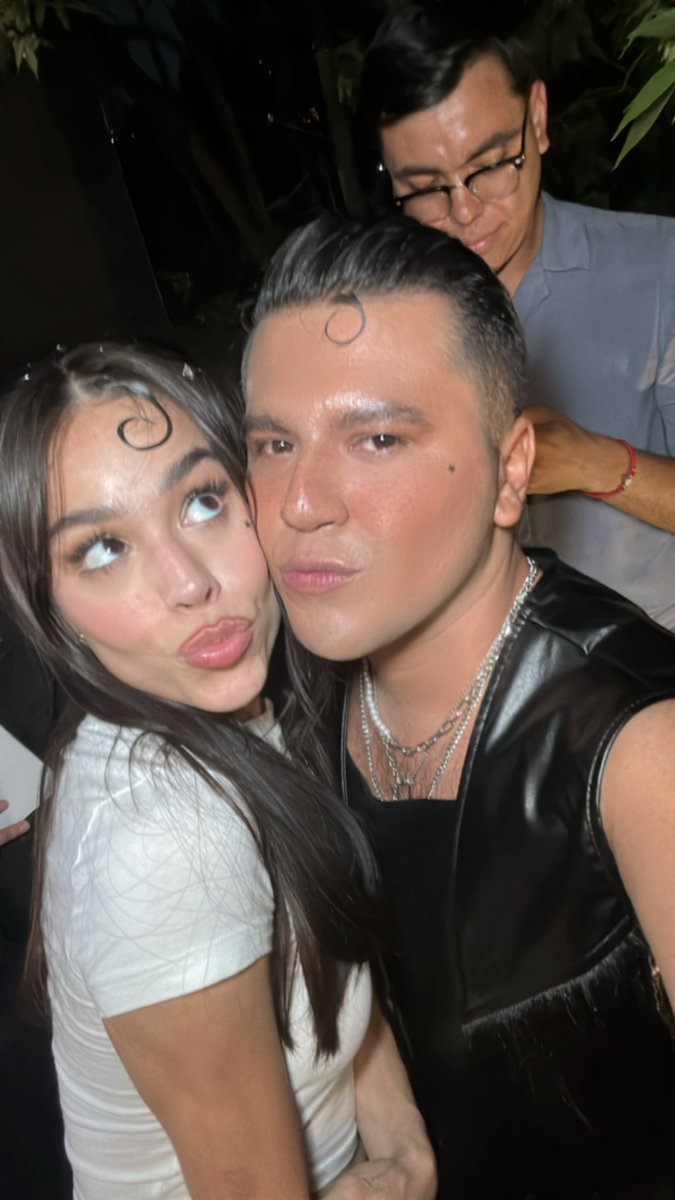 Holap bbs!🥹⭐️ 
Ya estoy muy integrado al fandom, soy YAHIR! la mayoría me conoce y los que no mucho gusto! 🫶🏽 sigo a Danna desde hace años LITERAL, hemos crecido juntos y la amo de sobremanera! Seguiremos entrando en sus hogares mis geis🌚🖤 

#IntegracionDreamer