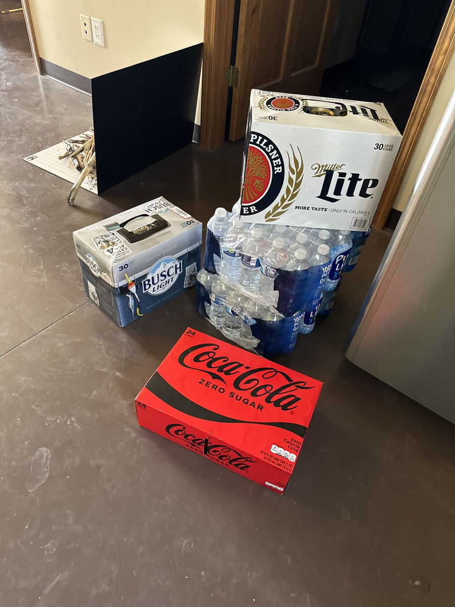 Erin Marlow tweet media