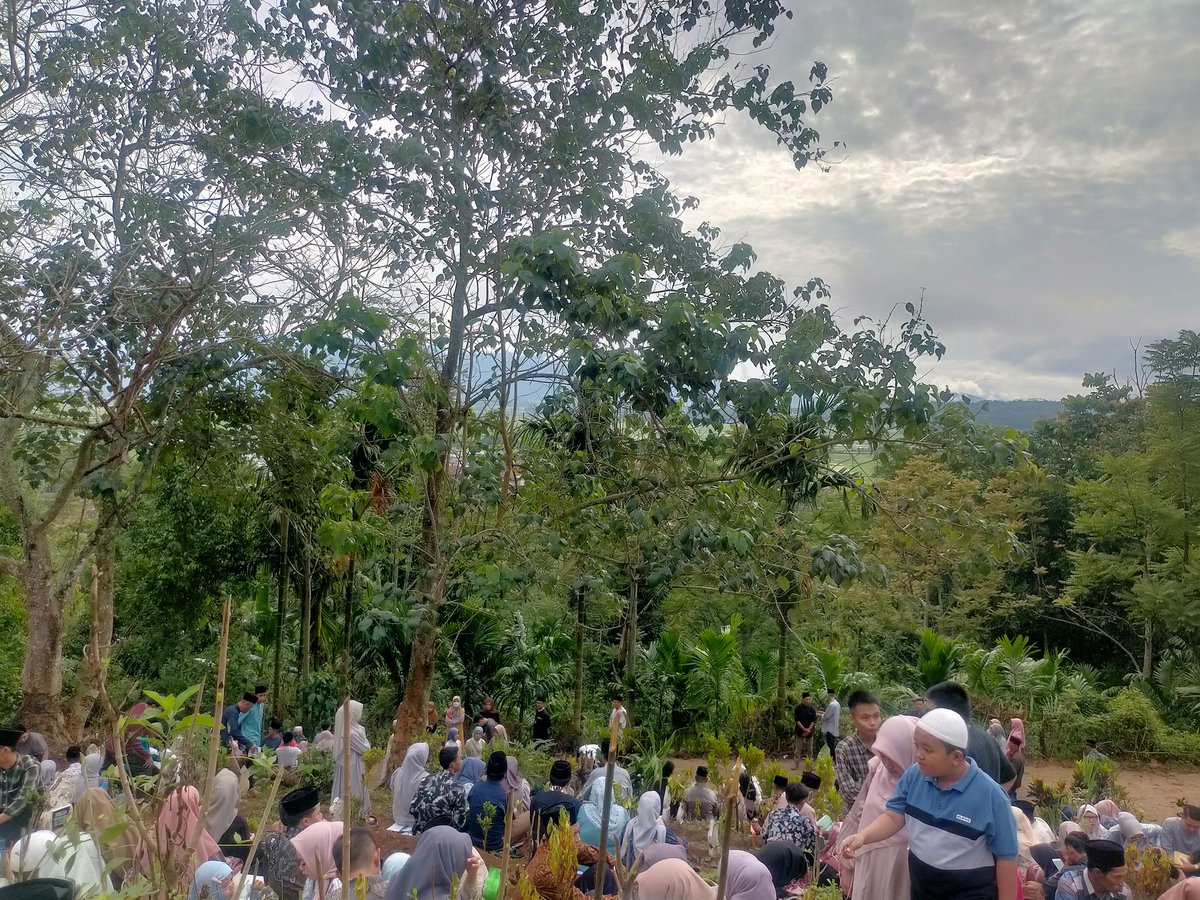 ghoil20's tweet photo. hari kedua https://t.co/7vBRP76liw
