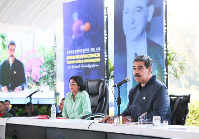 #10Abr | Fomentar alianzas, acercamientos y colaboraciones internacionales con la finalidad de conformar redes de investigación y de innovación que apunten a profundizar la cooperación para el desarrollo económico y social de los pueblos.

#DiplomaciaBolivarianaDePaz