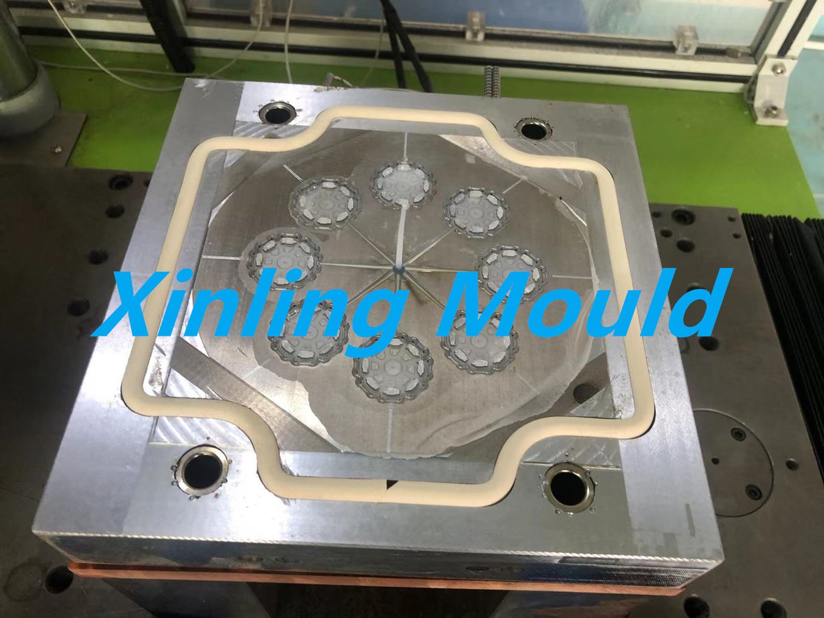 ZhaoLynette's tweet photo. Today I'd like to share a 8-cavity mould for silicone parts by Xinling Industry.

#plasticinjectionmolding
#injectionmolding
#silicone
#plasticparts https://t.co/0ZXe5ijgGn