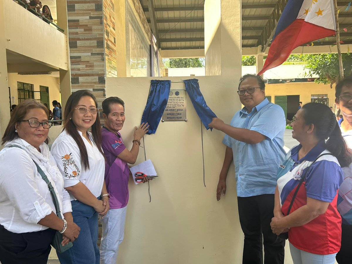 MayorBoyet's tweet photo. Thrilled to have led the ribbon cutting ceremony and unveiling of school markers at Currimao National High School this morning at 8:00 AM!  

A momentous occasion for our community and our students. 

#Currimao #IlocosNorte #EducationFirst #SerbisyoBQforyou #EdwardQuilala https://t.co/3UmARKwlXL