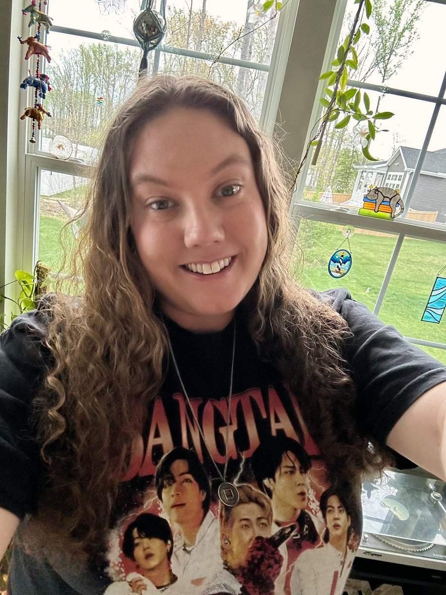 RVA_RAMBLS's tweet photo. Had the absolute BEST time tonight at Suga’s D-DAY movie! Sung, rapped, danced in my seat, cheered, laughed &amp; cried w/ about 40 other ARMY. Shared freebies with others &amp; got some amazing ones in return. Thankful for BTS &amp; ARMY every day #DDAY_THE_MOVIE #D_DAY_TOUR #THANKYOUSUGA https://t.co/CfM6or49Bl