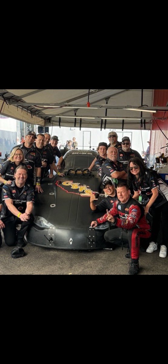 What a great group! Absolutely a pleasure to work with you all. Let’s do it again this weekend at the #NHRA 4-Wide Nationals in Las Vegas. 👍🏁 #jimcampbellracing #herzhauserracing #streetoutalws #LVMS #MissionFoods #dragillustrated #livin #drifting4life22 #lasvegas