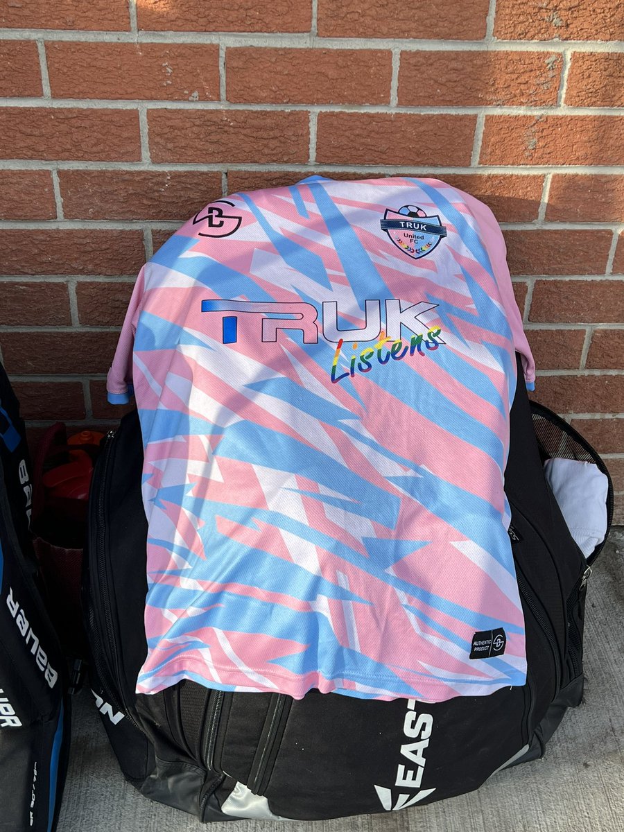 Wore my @Trukunitedfc jersey for #PinkShirtDay! Outdoor season has started! #Arena #Ballhockey #Goalie #OldFart #FallOnMyFace