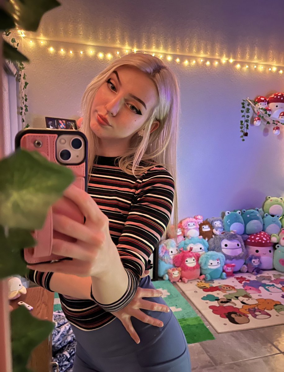 erinfps420's tweet image. all my friends are plushies 
twitch.tv/erinfps