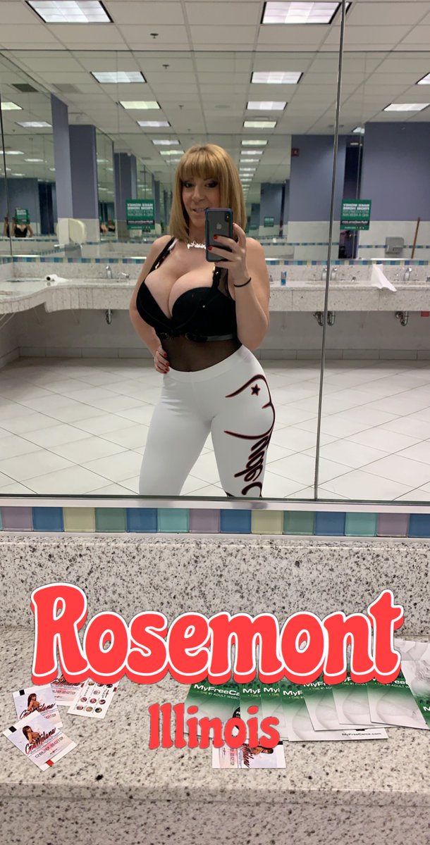 @EXXXOTICA 19' in #Rosemont repping #wydesyde 🥰Come see me at @wyde_syde productions booth with my @sarajaycbd products Tomorrow, #Friday🗓️April 12-14th! 📍#Chicago #Illinois Get your tickets now! exxxoticaexpo.com/tickets/ #Exxxotica #expo #XXX