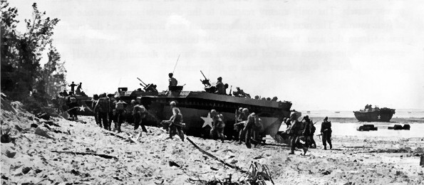 US Army soldiers disembarking from LVTs onto Okinawa beach, Japan, circa Apr 1945 

#ww2 #wwii #worldwar2