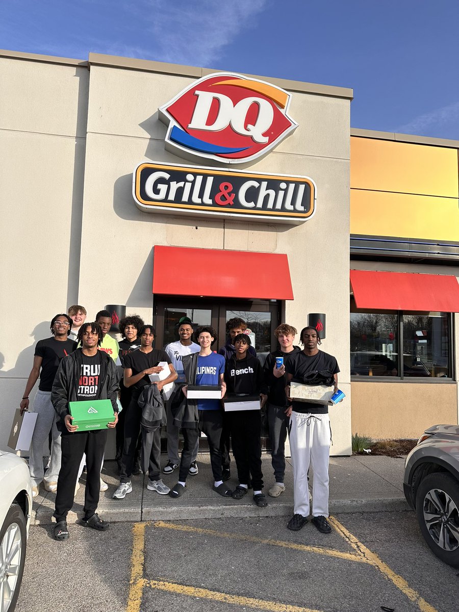 Larry Blunt (@coachblunt) on Twitter photo Special THANK-YOU to <a href="/OrangevilleDQ/">Orangeville DQ</a> for helping us celebrate our <a href="/OrangevillePrep/">The Orangeville Prep</a> championship. They treated us right! 🙏🏽🇨🇦🏀 Special THANK-YOU to <a href="/OrangevilleDQ/">Orangeville DQ</a> for helping us celebrate our <a href="/OrangevillePrep/">The Orangeville Prep</a> championship. They treated us right! 🙏🏽🇨🇦🏀