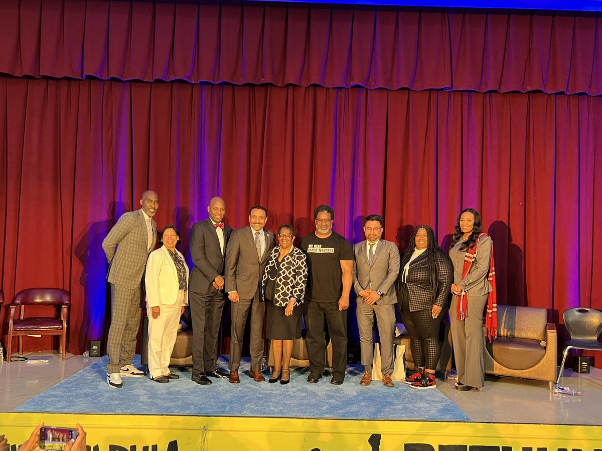 A Community Conversation w/ #AERA was a phenomenal kickoff to #AERA2024 . We are appointed to lead but we serve our communities. The excellence in the room..👏🏾👏🏾👏🏾 @selmekki #AliyahBradley #OmarCrowder @TyroneCHoward