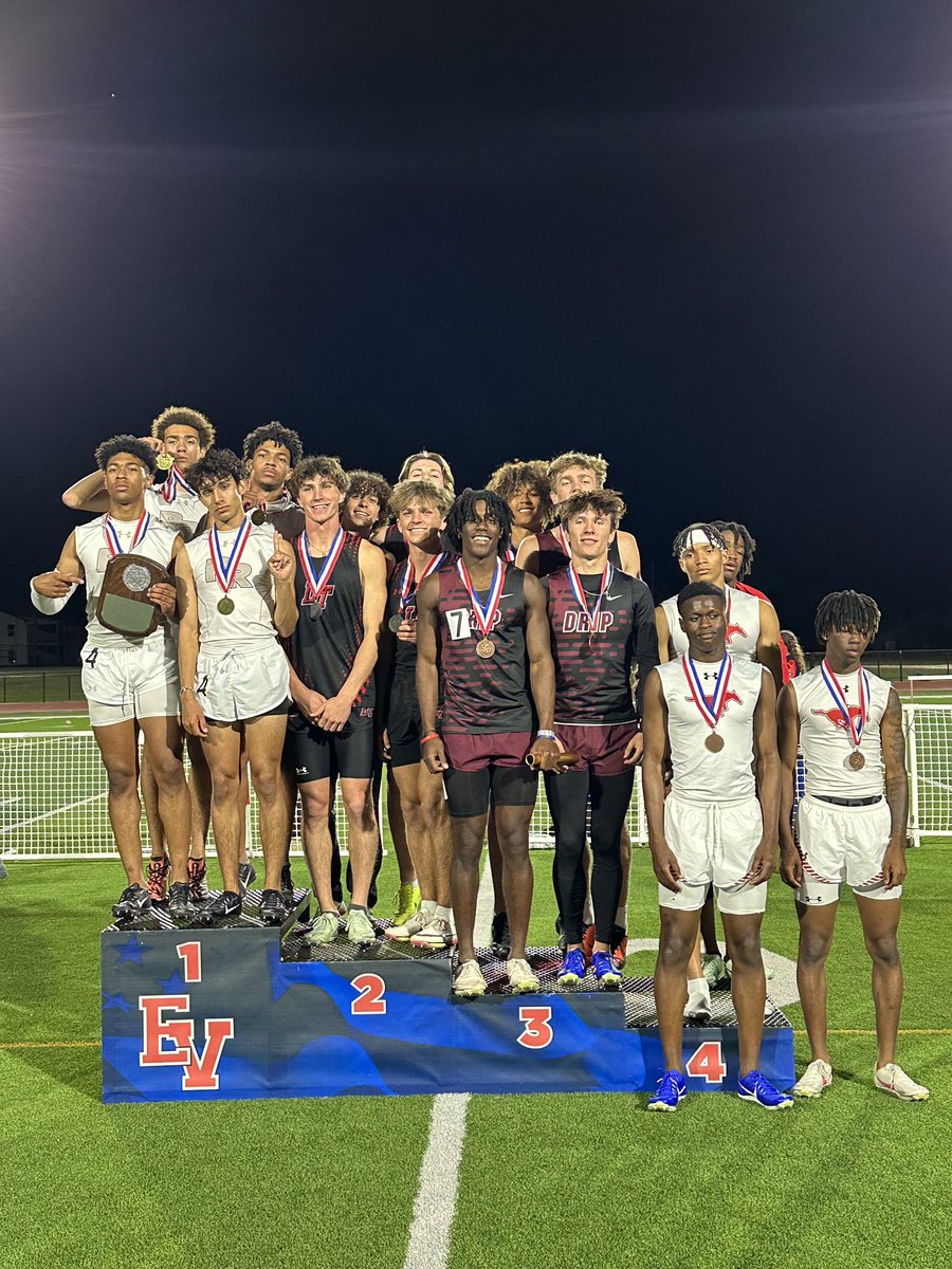 🚨REGIONAL QUALIFIER🚨 Boys 4x400 Team places 3rd at area and advance to regionals next Friday! GREAT DAY TIGERS 🐅🐅🐅🐅