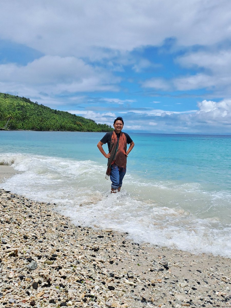 'Uh, let's go to the beach-each. Let's go get a wave.' — Nicki Minaj, Starships 📍 Talisay, Municipality of Tubajon, Dinagat Islands