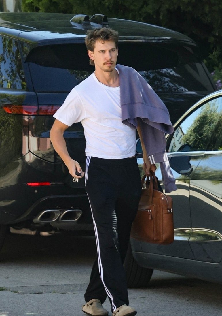 Austin Butler in Los Feliz, CA earlier today - April 10