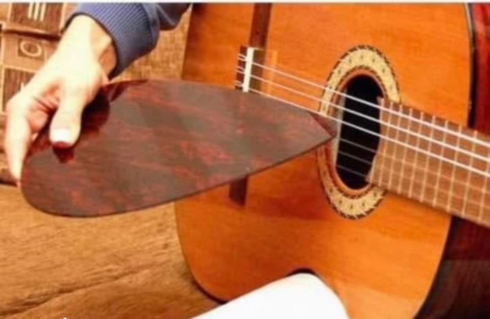 Solved the problem of losing my pick.