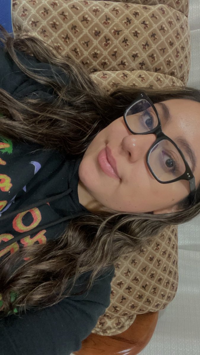a2_lupita's tweet photo. Holi jajaja. Soy Lupita, tengo 21 y Danna es mi artista favorita desde que tengo 6 años. 🥺 Su música siempre es un curita al corazón. ❤️‍🩹

Mis canciones favoritas son: Amor Ordinario. 🥀
El primer día sin ti. 🩵

CHILDSTAR IS COMING 😍
#IntegraciónDreamer #Childstar https://t.co/p9KKiwCXUw