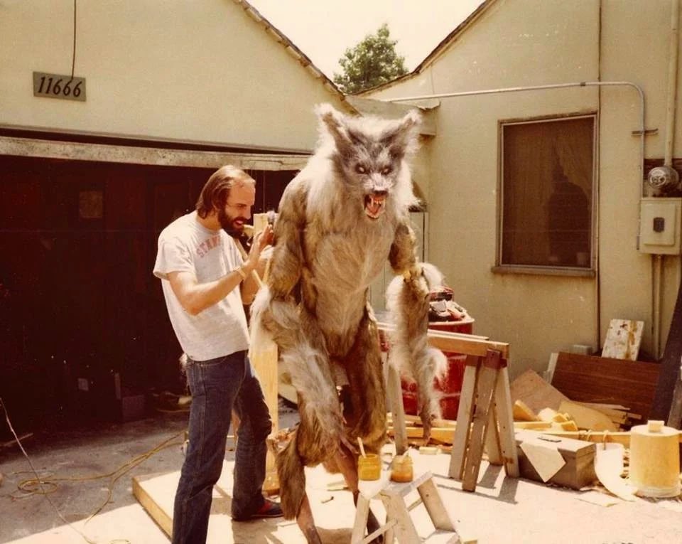 The Howling (1981) behind the scenes. #TheHorrorReturns #TheHorrorReturnsPodcast #THRPodcastNetwork #Horror #HorrorMovies #HorrorFilms #HorrorTelevision #HorrorSeries #HorrorPodcast #HorrorFamily #MutantFam #TheHowling #JoeDante