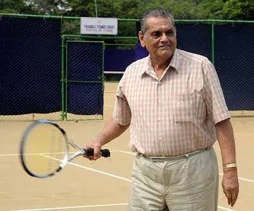 Happy 87th Birthday #RamanathanKrishnan ; the living LEGEND of #Indian #Tennis 🥰
▶️ Till date ONLY 🇮🇳 to reach SEMI FINAL of @Wimbledon 1960 & 1961 
▶️ @DavisCup🥈1966
▶️ @Wimbledon BOYS 🏆 1954
▶️ Former World No 3 @ Singles
▶️ 1 of the greatest #tennis player 🇮🇳 has produced