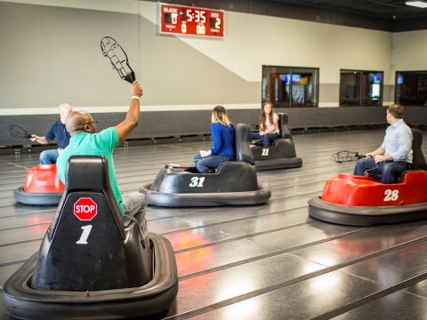 Have some indoor fun at @WhirlyBall! Incredible 50,000 sq ft facility with WhirlyBall, #bowling & #lasertag, plus outstanding food, #craftbeer & #cocktails. In #lincolnpark / #bucktown. evisitorguide.com/chicago/brochu…

#Chicago #travel #nightlife #attractions #sightseeing #whirlyball