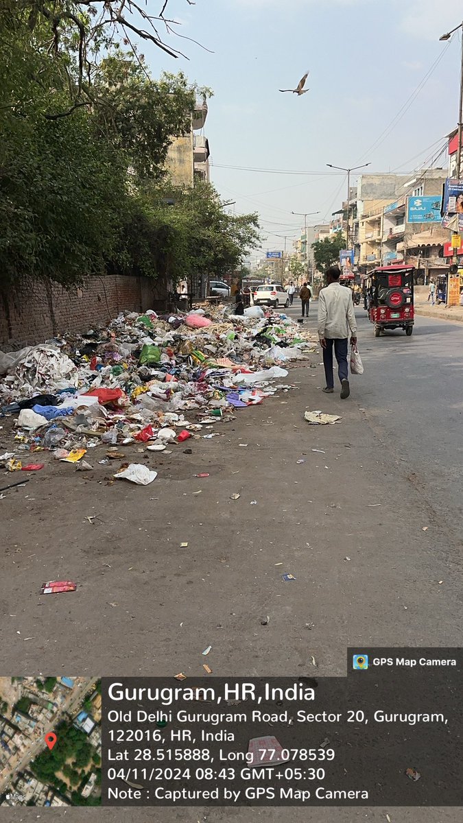 ⁦@CPCB_OFFICIAL⁩ ⁦@HspcbS⁩ ⁦@HspcbN⁩ Old delhi Gurgaon road it’s highway in the middle of the road this is illegal and unauthorised garbage dump it must be removed permanently Pl advise ⁦@MunCorpGurugram⁩ ⁦@DGPHaryana⁩ to get it removed and lodge FIR