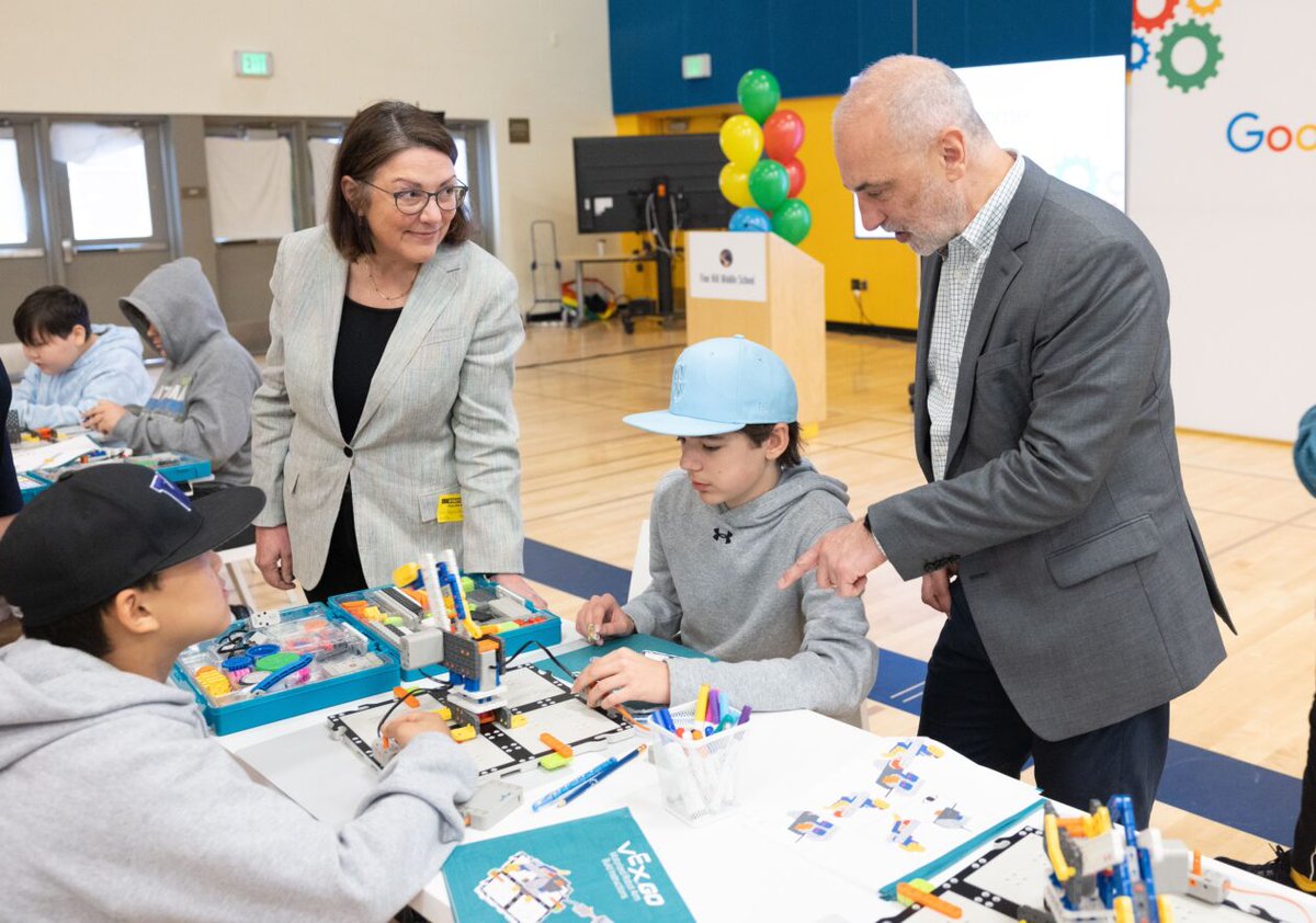 Exciting news! #Google is investing $500k to boost robotics and AI education programs for Washington State middle schools! Read about how our partnership with Google.org is impacting the future of tech education in such an incredible way! #Robotics #AI #RECFoundation