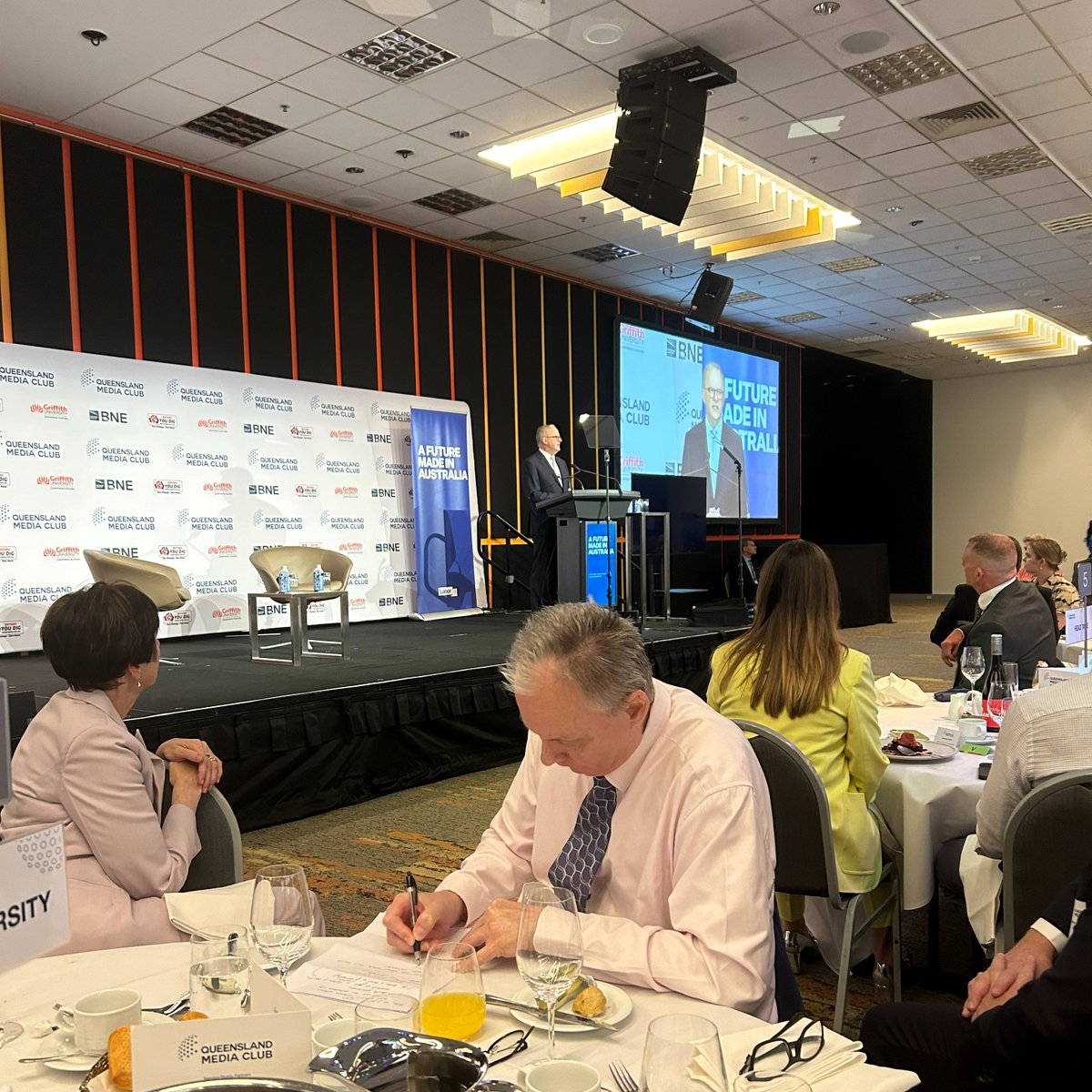 Griffith University political scientist Associate Professor Paul Williams taking notes listening to @AlboMP outline the nation’s future at the @qldmediaclub lunch #qmc