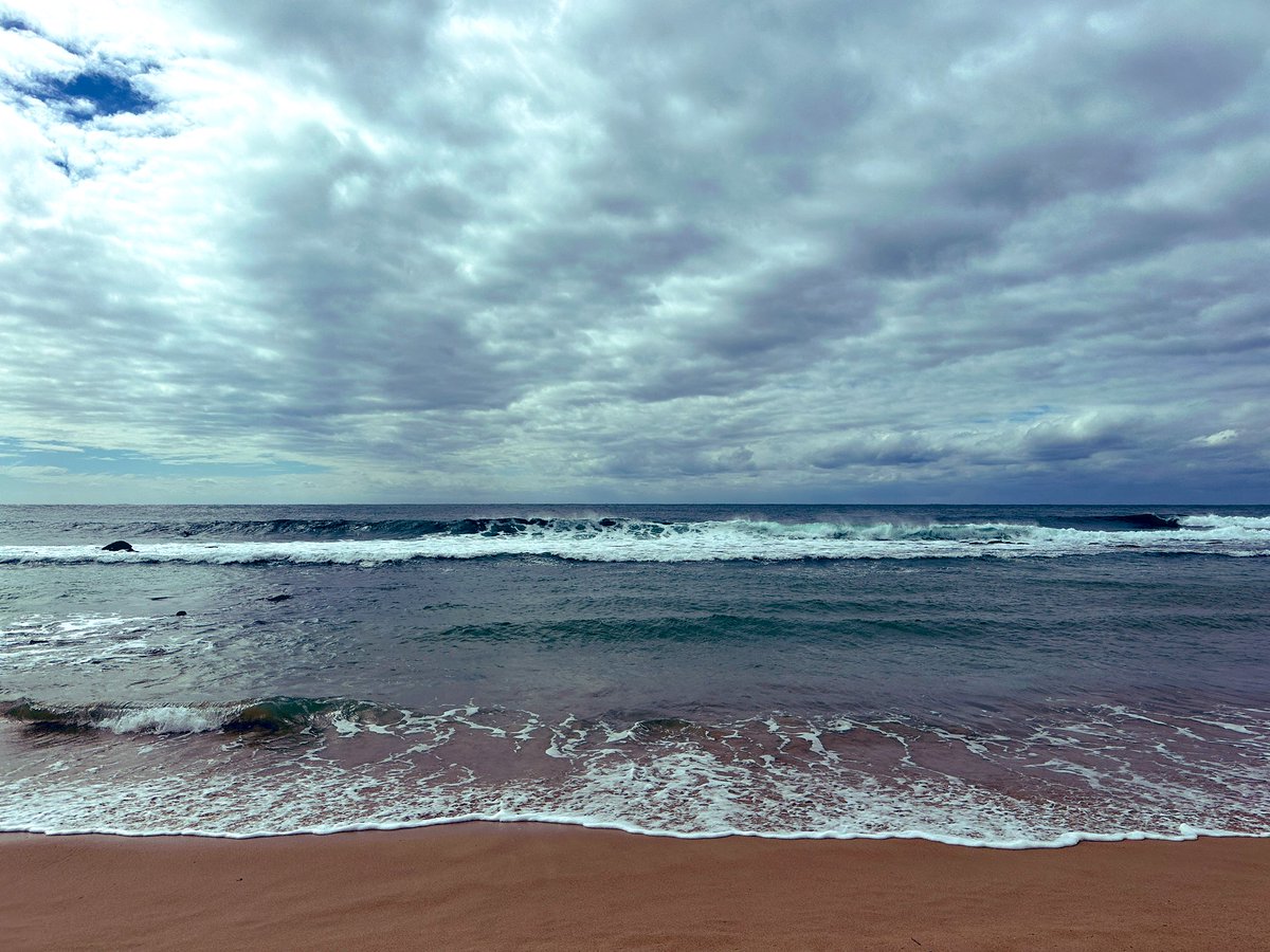 subbie's tweet photo. Huge swell at Maroubra. 
'Beach closed.' Discovered three ocean pools along the way: Mahon Pool, South Maroubra Rockpools, Rob Walker Rockpool. No way I was going in! 🌊
#oceanpools #sydney https://t.co/UNriFMnl1Q